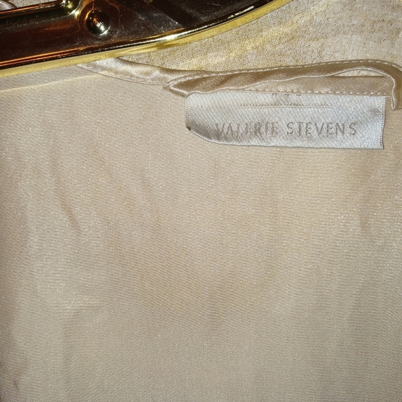 Elegant Robe - Picture 2 of 5